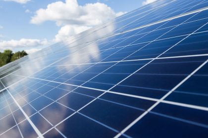 Les panneaux solaires : une solution durable pour adopter l'énergie propre chez vous